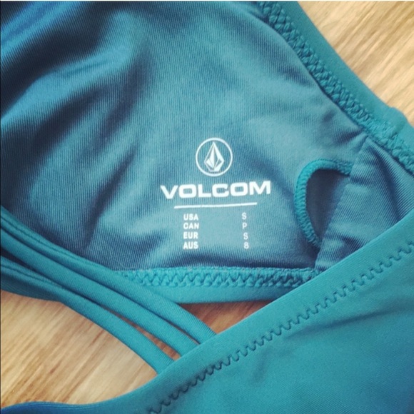 Volcom Bikini Top - Picture 3 of 4